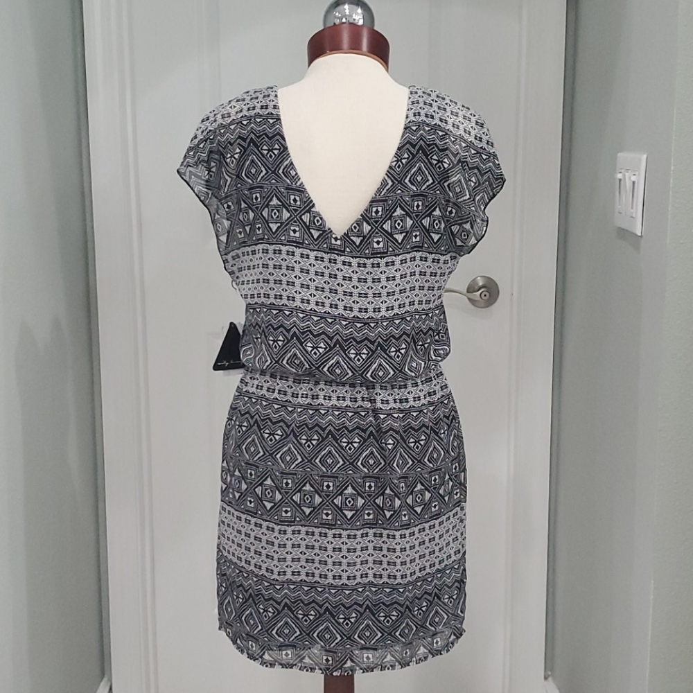 Brand New Women's Dress Size Small - Picture 4 of 5